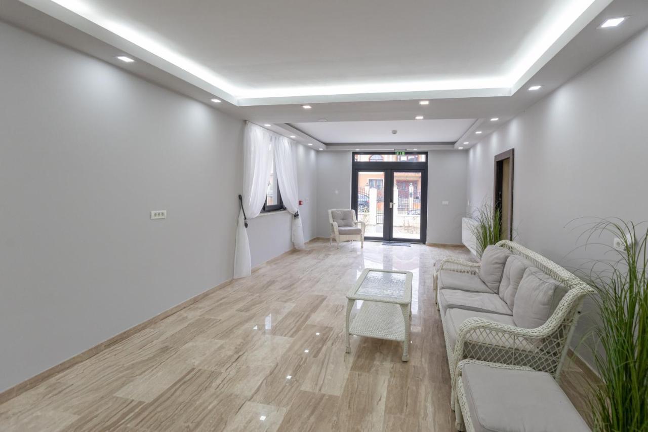 Villa Class Sînmartin Exteriér fotografie