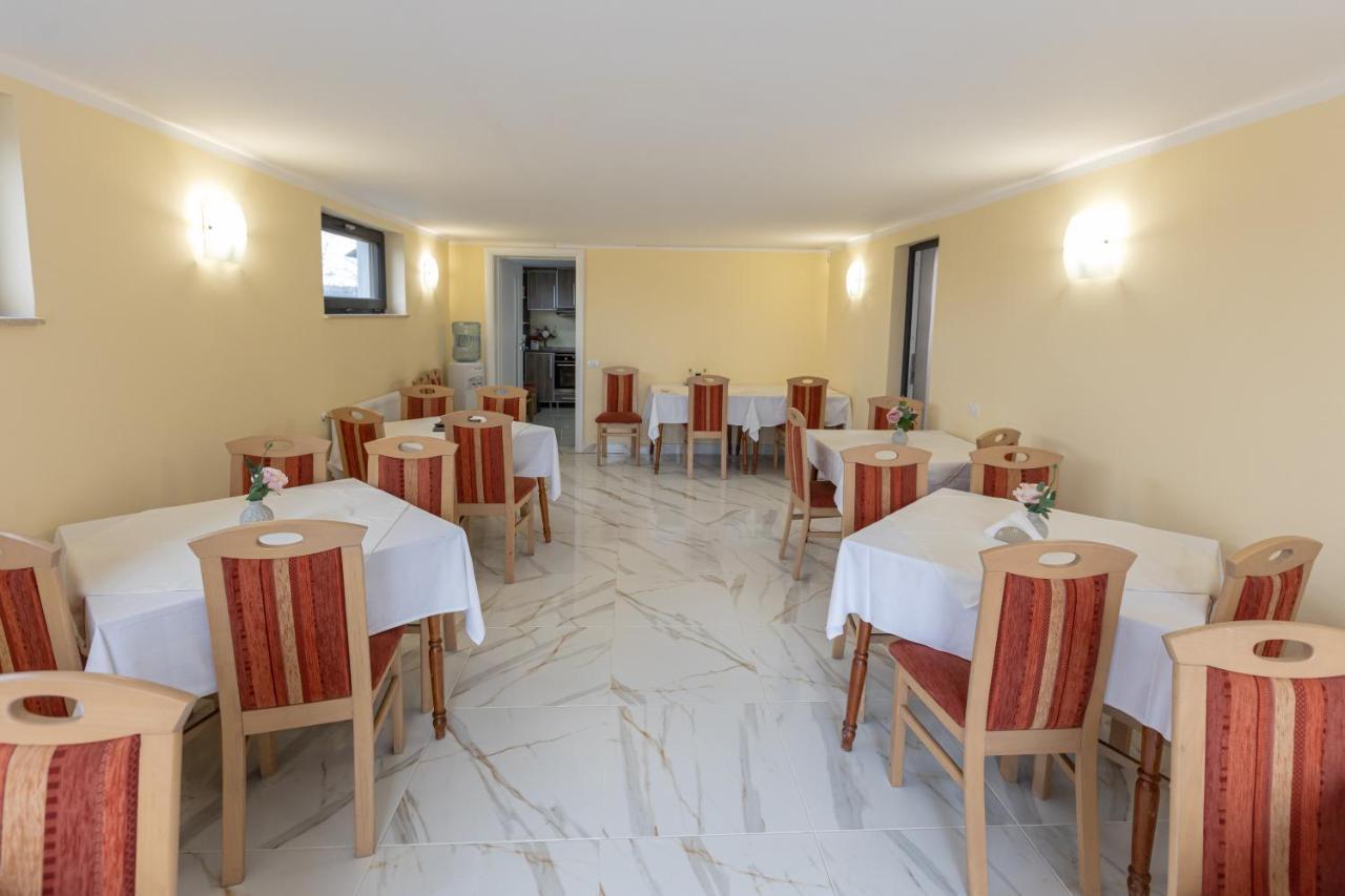 Villa Class Sînmartin Exteriér fotografie